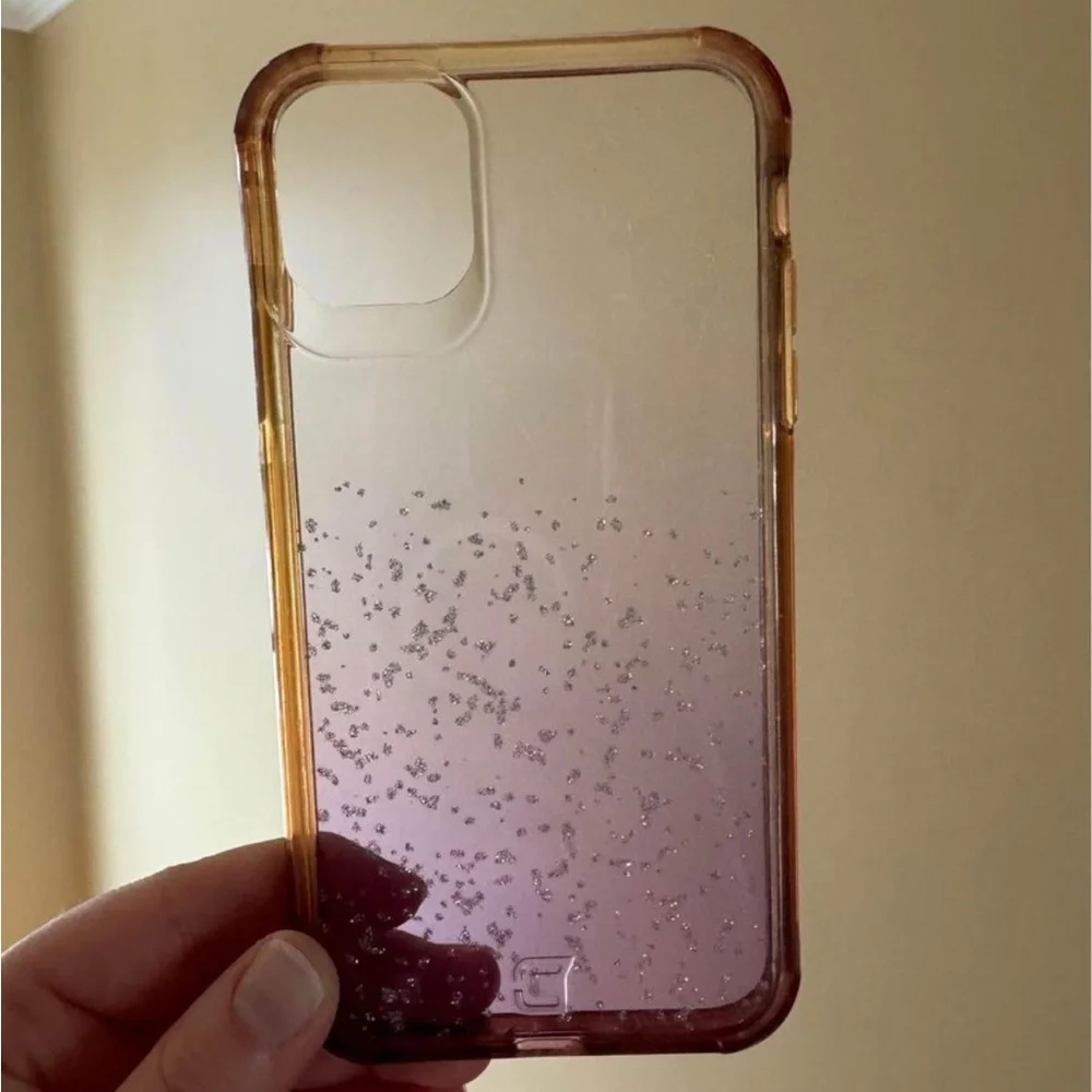 iPhone 11 case - Picture 2 of 2